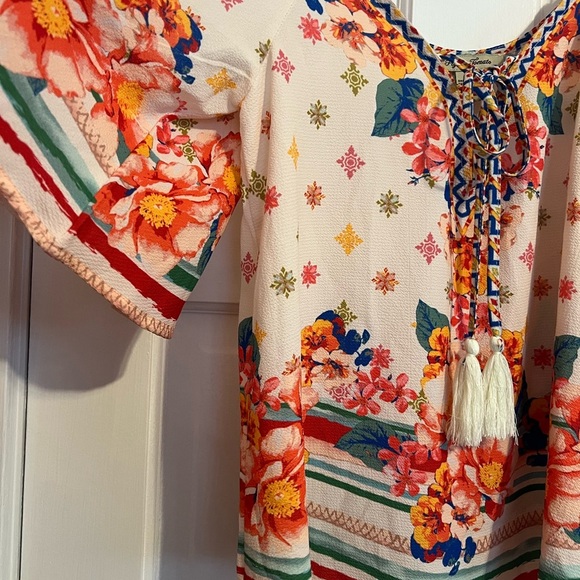 #59 FLYING TOMATO • TROPICAL FLORAL • COLD SHOULDER TOP - Picture 3 of 4